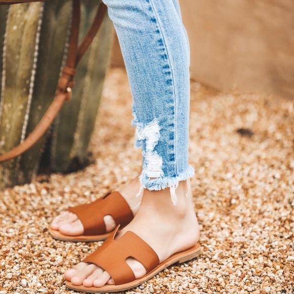 Elite Camel Sandals - Picture 5 of 5